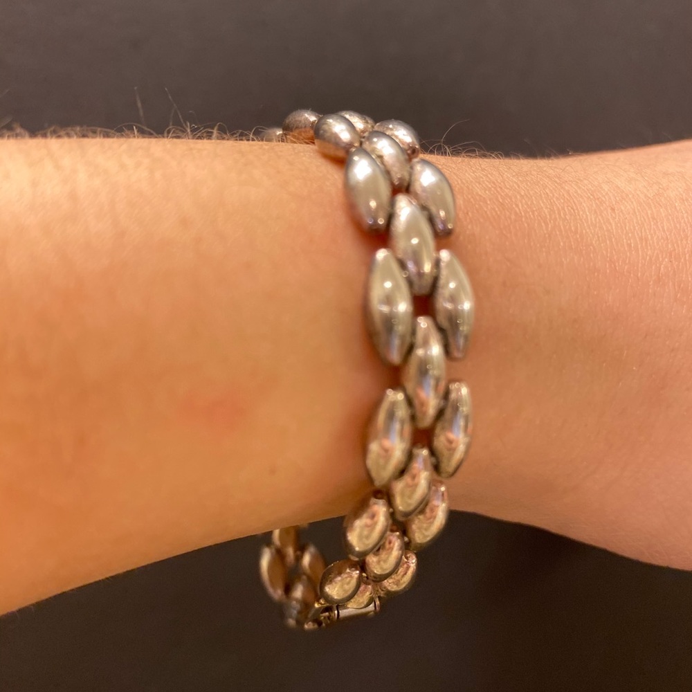 Silver beaded clasp bracelet